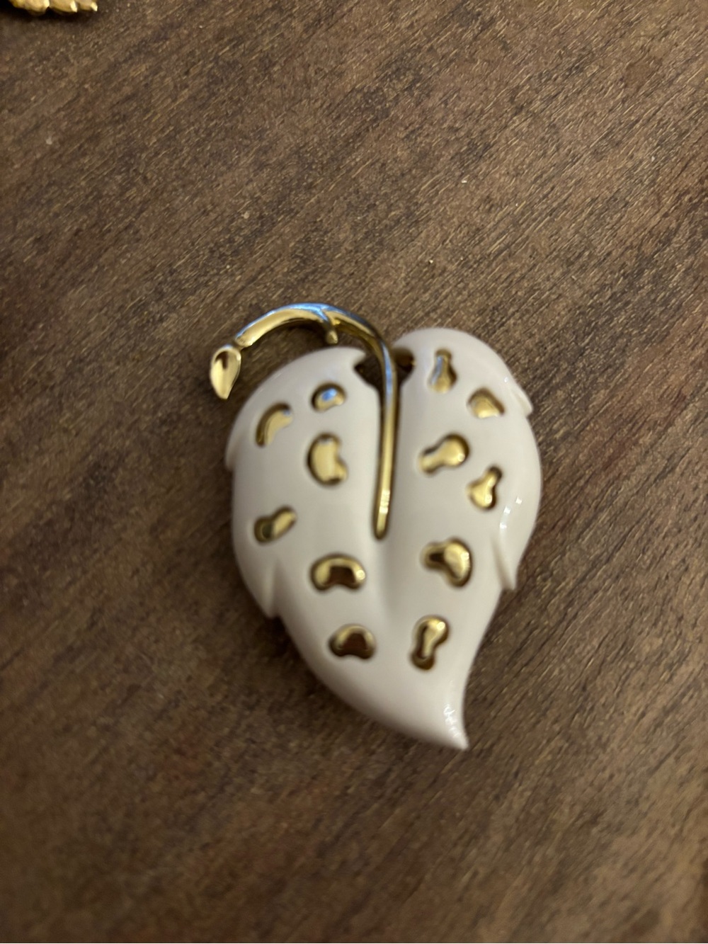 Sarah Coventry White Enamel and Gold Leaf Brooch